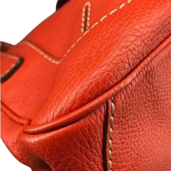 Tod's burnt orange pebbled leather shoulder bag - Picture 9 of 15